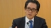 日本贸易振兴机构理事长石毛博行经常对驻日外国记者召开恳谈会（美国之音歌篮拍摄）