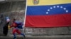 El disfraz de ‘SúperBigote’ desata la polémica en el carnaval venezolano