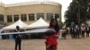Présentation d’un modèle de drone de Will And Brothers, spécialisé pour les missions de défense, le 10 février 2018. (VOA/Emmanuel Jules Ntap)