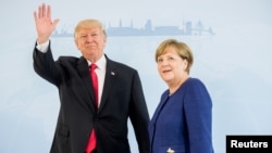 G20峰会召开前夕，美国总统川普和德国总理默克尔在汉堡会面。（2017年7月6日）