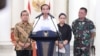 Presiden Joko Widodo di Istana Bogor saat mengumumkan pembebasan 10 WNI yang menjadi sandera di Filipina (1/5). (VOA/Andylala Waluyo)