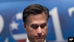 Preocupado. Mitt Romney era o candidato inevitável do Partido Republicano. Mas bases conservadoras duvidam das suas qualidades