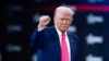 Президент Дональд Трамп покидает зал после выступления на Конференции консерваторов (CPAC) в Национальном курортном и конференц-центре Гейлорд в субботу, 22 февраля 2025 года, в Оксон-Хилле, штат Мэриленд (AP Photo/Jose Luis Magana)