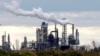 Une raffinerie à Port Arthur, Texas, le 2 décembre 2009.