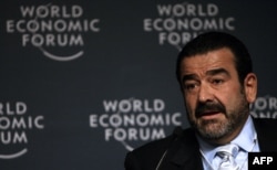 Andronico Luksic durante una conferencia de prensa en el Foro Económico Mundial, en Santiago, Chile, Abril 25, 2007.
