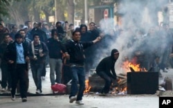 Des manifestants tunisiens dans la rue