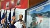 Kepala Pusat Data Informasi dan Humas Badan Nasional Penanggulangan Bencana (BNPB) Sutopo Purwo Nugroho saat menjelaskan daerah rawan bencana di Indonesia, dalam jumpa pers hari Rabu (2/1). (Foto: dok)