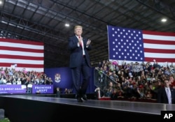 Predsednik Donald Tramp na političkom mitingu u Mičigenu 28. aprila 2018.