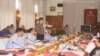 ပြည်ထောင်စုငြိမ်းချမ်းရေးဖော်ဆောင်ရေးလုပ်ငန်းကော်မတီ UPWC က ဒုဥက္ကဋ္ဌတွေဖြစ်တဲ့ ဦးအောင်မင်းနဲ့ဦးသိန်းဇော်တို့နဲ့အဖွဲ့ ဝ နဲ့ မိုင်းလားလက်နက်ကိုင်အဖွဲ့တွေနဲ့ ကျိုင်းတုံမြို့မှာ တွေ့ဆုံစဉ်။ (ဓာတ်ပုံ- MOI)
