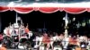 Kereta Kencana Ki Jaga Raksa membawa bendera pusaka dan teks Proklamasi dalam prosesi parade bendera pusaka dari Monumen Nasional menuju Istana Merdeka. (Foto: Biro Pers Kepresidenan)