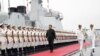 资料照：中国国家主席习近平2019年4月23日为庆祝中国海军建军70周年在山东青岛检阅人民解放军海军仪仗队。