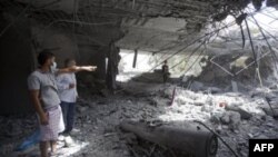 NATO hava saldırısında yıkılan Kaddafi'nin oğlunun evi