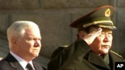 Secretário americano da Defesa, Robert Gates, em Pequim.