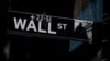 Un cartel señala hacia Wall Street, cerca de la Bolsa de Valores en la ciudad de Nueva York. Sept. 17 de 2019. Reuters/Brendan McDermid