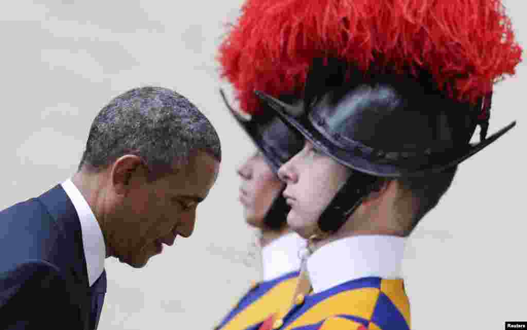 U.S. President Barack Obama arrives at the Vatican for a private audience with Pope Francis, in Vatican City, March 27, 2014. 