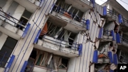 Vista de un hotel parcialmente destruido en Matías Romero, estado de Oaxaca, tras el terremoto del jueves a medianoche.