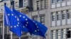Arhiva - Zastave Evropske unije vijore se na vetru uoči samita EU u Briselu, 27. juna 2024. (Foto: AP/Geert Vanden Wijngaert)