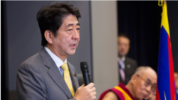 སྲིད་སྐྱོང་གིས་ཉི་ཧོང་གི་སྲིད་བློན་ཟུར་པ་ཨ་བྷེར་བཀའ་དྲིན་ཆེ་ཞུ།