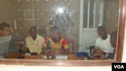 Debate dos jovens na Rádio Pdijiguiti em Bissau por ocasião das Eleições Gerais de 13 de Abril de 2014