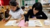“脱北者”的孩子在韩国一所中学上课。（资料照）
