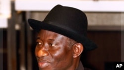 Nigeria President Goodluck Jonathan attends at the Commonwealth Youth Dialogue Breakfast held at Commonwealth Heads of Government Meeting (CHOGM) in Perth, Australia, Oct. 30, 2011. 