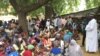 Les retraités civiles, militaires, veuves et orphelins en assemblée générale à la bourse du travail de N'Djamena, le 14 octobre 2017. (VOA/André Kodmadjingar)