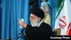 عه‌لی خامنه‌یی