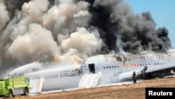 La cola del Boeing 777, que volaba muy bajo y a insuficiente velocidad, tocó tierra antes que el tren de aterrizaje. 
