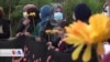 Jinên Germîyanê Tundîya Ser Hemcînsên Xwe bi Çalakîyekê Şermezar Dikin