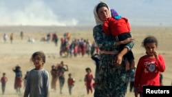 Gelek Êzîdî ji destî DAÎŞ perîşan bibûn û cîh û warên xwe hêlabûn
