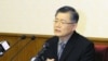 韩裔加拿大传教士林铉洙在平壤人民文化宫的记者会上讲话。（朝中社照片）