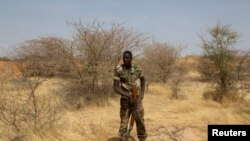 Des militaires nigériens déployés à la frontière avec le Nigeria