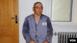 Kenneth Bae being interviewed by Japanese pro-North Korea newspaper Choson Sinbo at a North Korean labor camp, June 26, 2013 file photo.