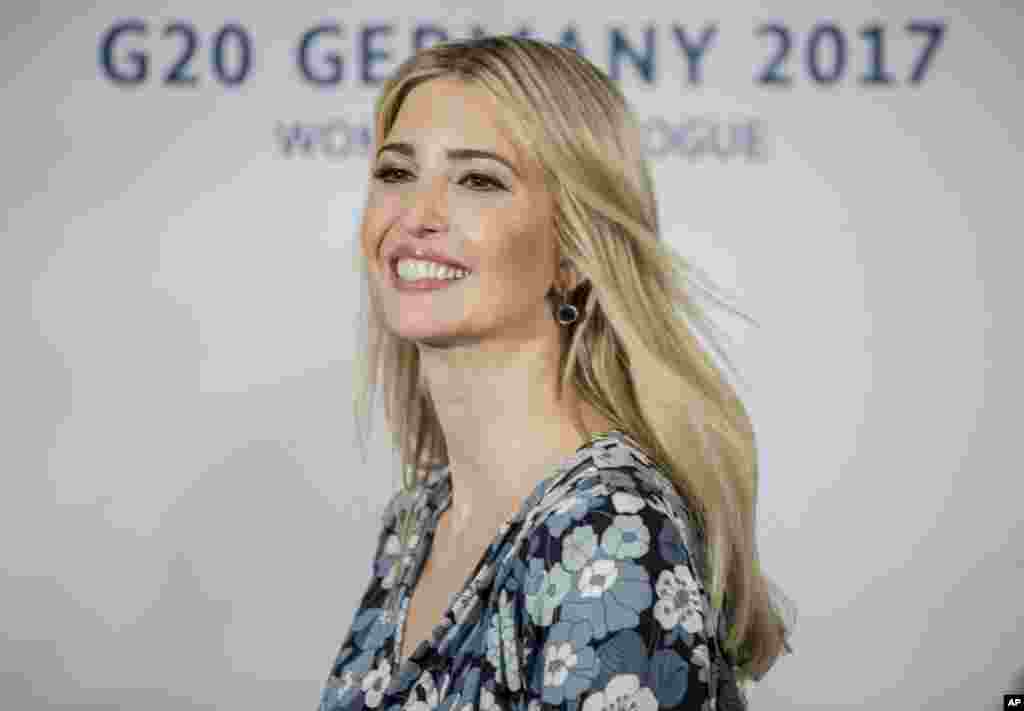 美国总统特朗普的女儿和顾问伊万卡·特朗普抵达在德国柏林召开的W20妇女峰会会场(2017年4月25日)。这是伊万卡首次以白宫顾问身份出席国际会议。