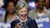 Clinton arremete con fuerza contra Trump