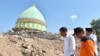 Presiden Joko Widodo mengunjungi ssejumlah titik yang terdampak Gempa Lombok, Selasa (14/08).