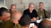Премиерот Бенјамин Нетанјаху се соочува со жестоки критики од некои роднини затоа што не направиле повеќе за да ги ослободат заложниците, додека израелската војска навлегува длабоко во Газа со наредба да го уништи Хамас