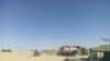 La Fama (force armée malienne) patrouille dans le cercle d'Ansongo, région de Gao, au Mali, le 13 mars 2017. (VOA/Kassim Traoré)