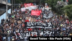 Menos de dos mil personas se manifestaron en São Paulo, y aunque las protestas iniciaron de forma pacífica, se volvieron muy violentas al final de la jornada.