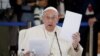 El papa Francisco asiste a una sesión sobre Inteligencia Artificial (IA), Energía, África y Mediterráneo en el segundo día de la cumbre del G7 en Borgo Egnazia, Italia, el 14 de junio de 2024.
