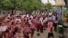 Belajar di luar kelas SD Negeri 101729, Deli Serdang, Sumatra Utara (foto: VOA/Anugrah Andriansyah)