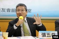 台灣淡江大學中國大陸研究所專任副教授張五嶽（美國之音楊明攝）