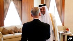 Jim Mattis había visitado al El Emir de Qatar, Sheikh Tamim Bin Hamad Al-Thani, en su residencia, el Palacio del Mar, en Doha, Qatar, el sábado 22 de abril de 2017.