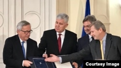 Dragan Čović i Denis Zvizdić predaju odgovore na EU Upitnik Jeanu Claude Junckeru