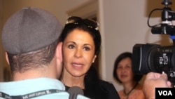 María Conchita Alonso envió un mensaje de solidaridad a sus compatriotas y resaltó que los exiliados también el dolor de los que están allá. [Foto: Mitzi Macias, VOA].