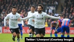 Les jouer de Liverpool jubilent après un 2e but contre Crystal Palace, Angleterre, le 31 mars 2018. 