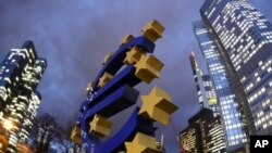 Crise do Euro pode causar "correria" para Angola