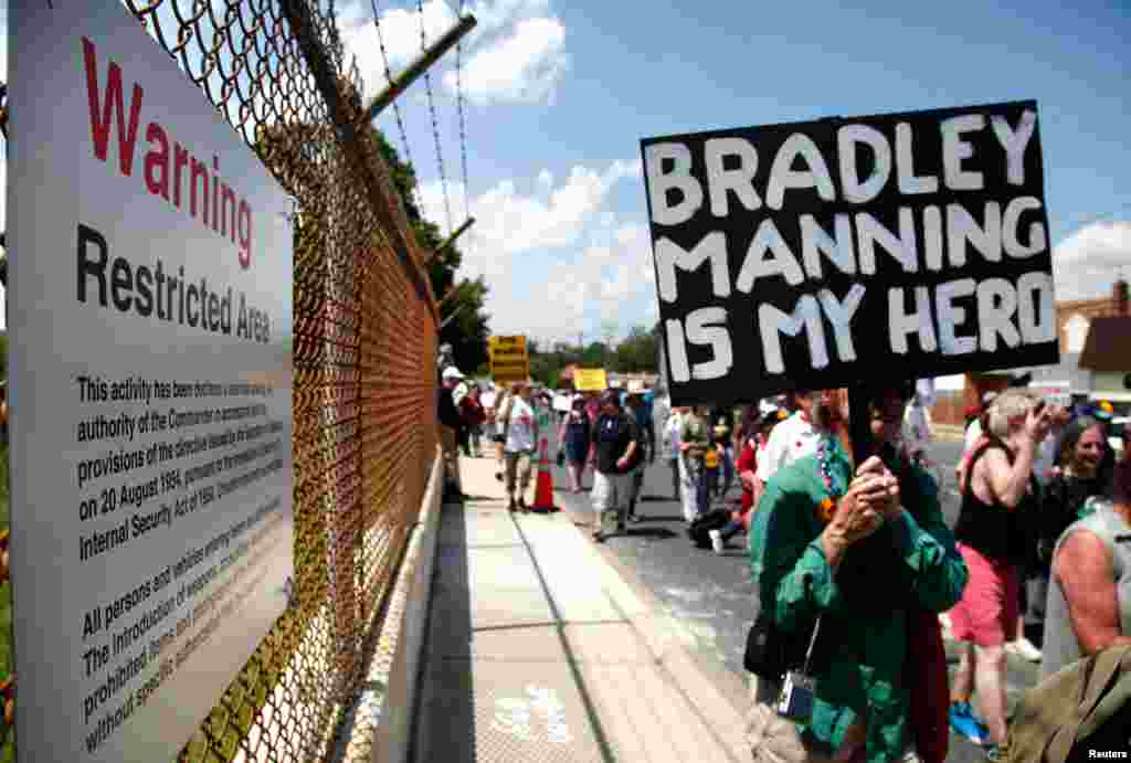 Protesters march outside Fort Meade, Maryland, June 1, 2013.