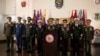 En esta foto distribuida por la oficina de prensa del Ministerio de Defensa venezolano, el ministro de Defensa, Vladimir Padrino, pronuncia un mensaje de apoyo al presidente Nicolás Maduro en Caracas, Venezuela, 24 de enero de 2019.