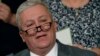 El republicano Michael J. Folmer, de 63 años, fue acusado de posesión de pornografía infantil. 